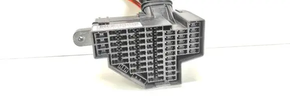 Volkswagen PASSAT B6 Fuse module 08554786