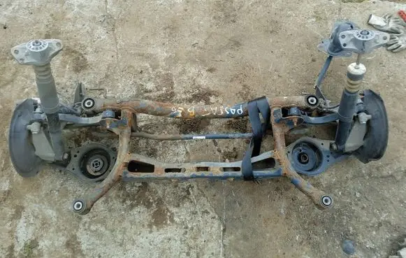 Volkswagen PASSAT B6 Rear axle beam BZTPB6