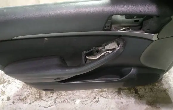Toyota Avensis T250 Front door card panel trim