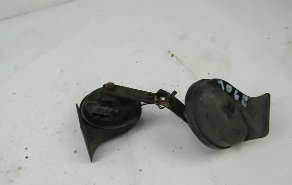 Volkswagen Golf IV Horn signal 