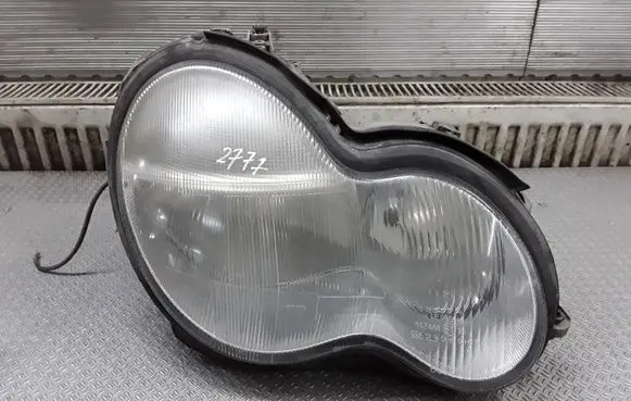 Mercedes-Benz C W203 Headlight/headlamp A2038200261 0301166202