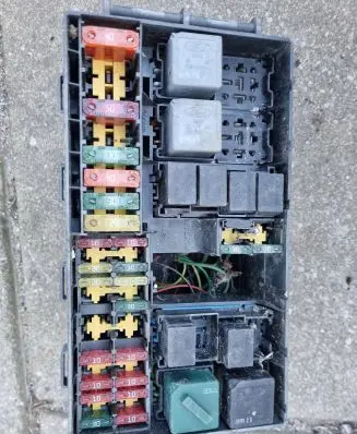 Ford Focus Fuse box set 881912R