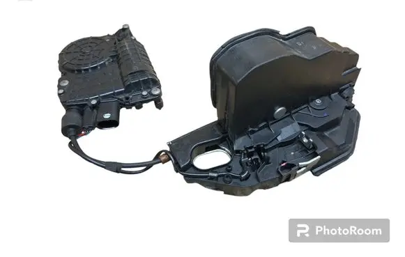 BMW 7 F01 F02 F03 F04 Rear door lock 7185687 4153309800