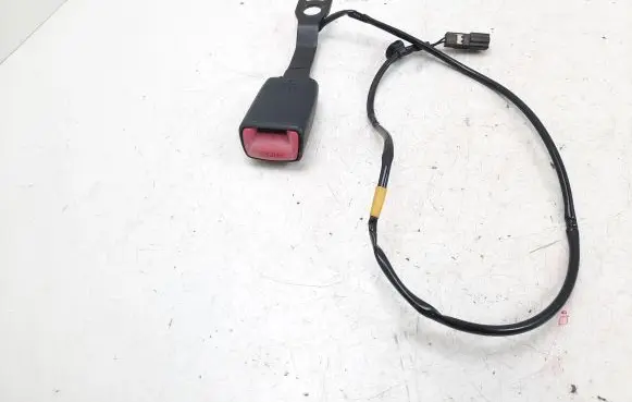 Mitsubishi Lancer VIII Front seatbelt buckle E034501
