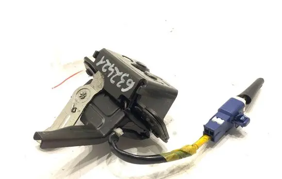 Toyota Yaris Tailgate exterior lock 