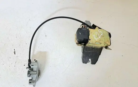 Volvo S60 Tailgate/trunk/boot lock/catch/latch 8652398