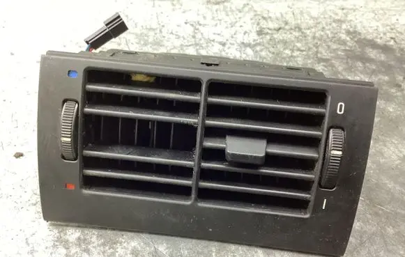 BMW 5 E39 Rear air vent grill 8376150 37620