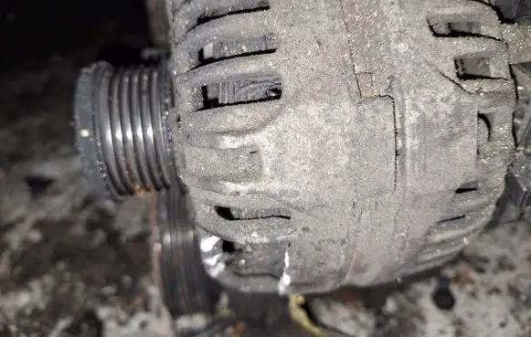 Peugeot 607 Generator/alternator 9646321880