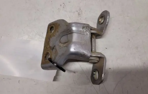 KIA Carens I Rear door upper hinge