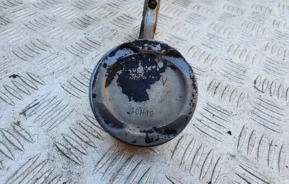 Hyundai i10 Piston with connecting rod 25UBV F4C7C