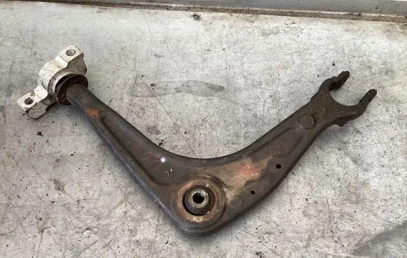 Peugeot 407 Front lower control arm/wishbone