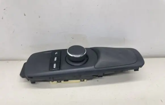 Lexus ES 300h (6th Gen) Head unit multimedia control 8478033030