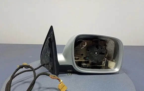 Volkswagen Touareg I Front door electric wing mirror 