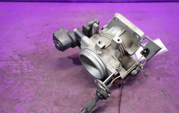 BMW 3 E36 Throttle body valve 
