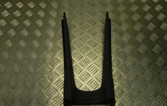 Toyota Avensis T270 Radio/GPS head unit trim 5891305030 T1520