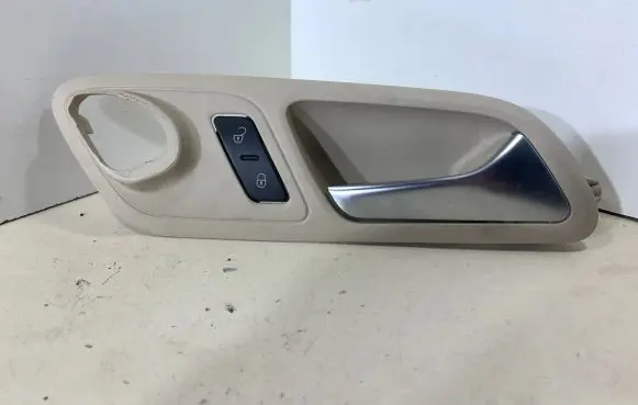 Volkswagen PASSAT CC Front door interior handle 3C8837114A