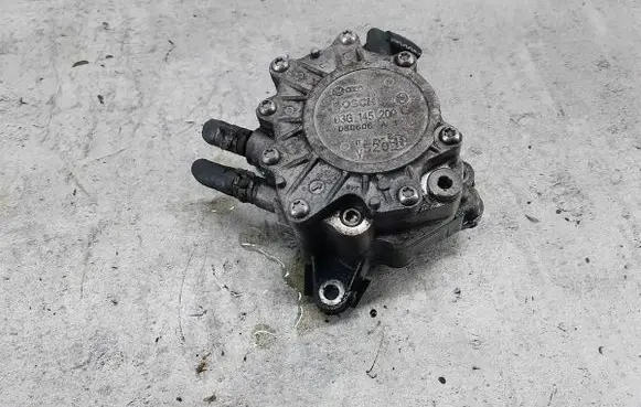 Volkswagen PASSAT B6 Vacuum pump 03G145209C