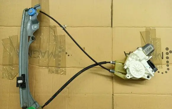Renault Laguna III Rear door window regulator with motor 827310001r