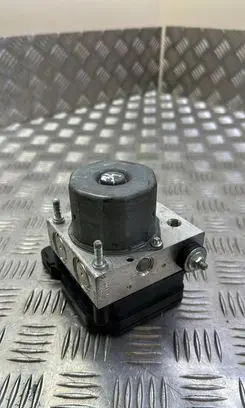 Mercedes-Benz GLA W156 ABS Pump A0004313900