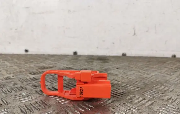 Toyota Prius (XW30) Battery relay fuse 10927
