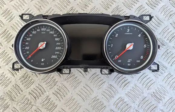 Speedometer (instrument cluster)