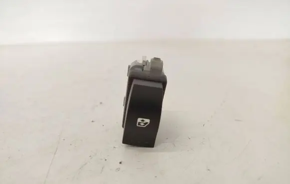 Renault Megane II Electric window control switch 28082