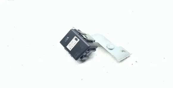 Hyundai Santa Fe Window wiper relay 954202B500