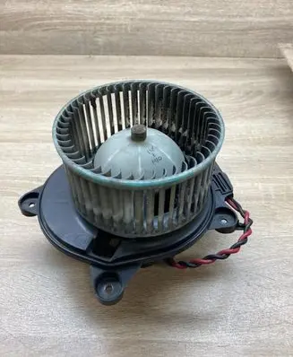Chrysler PT Cruiser Heater fan/blower 790453U