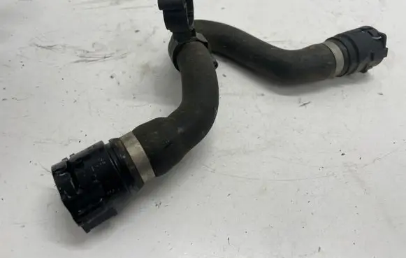 Opel Insignia B Engine coolant pipe/hose 422346486