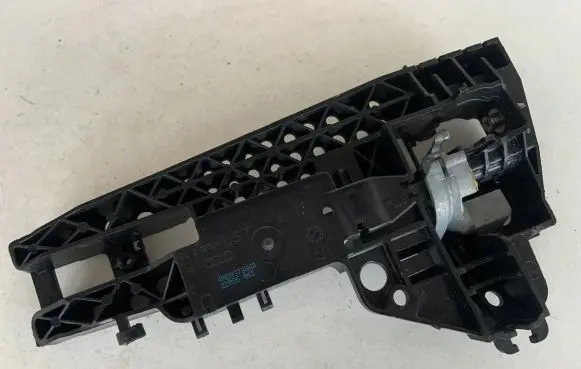 Audi Q7 4M Front door exterior handle/bracket 4M0837886A