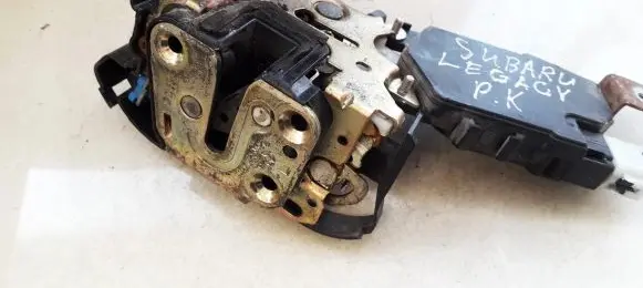 Subaru Legacy Front door lock