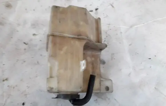 Mazda 323 Coolant expansion tank/reservoir 823021096 823021-096