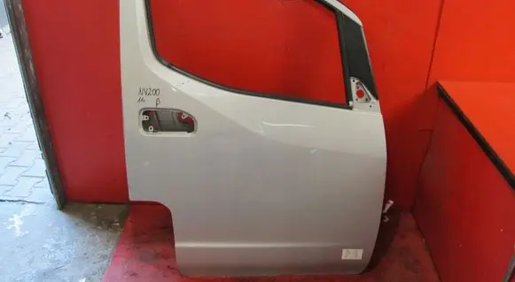 Nissan NV200 Front door