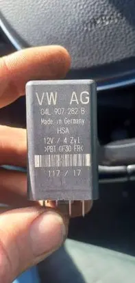 Volkswagen Caddy Glow plug pre-heat relay 04L907282B PBTGF30FR