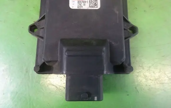 Opel Zafira A LP gas control unit module 67R-011002