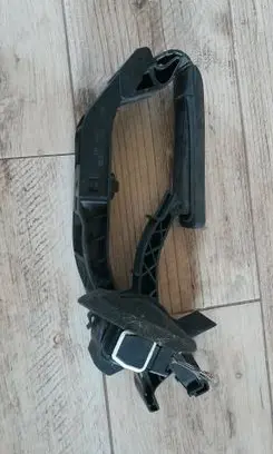 Mercedes-Benz E W211 Accelerator throttle pedal A2113000904
