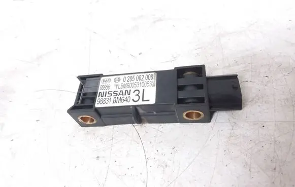Nissan Almera N16 Airbag deployment crash/impact sensor 98831BM6403L 0285002008