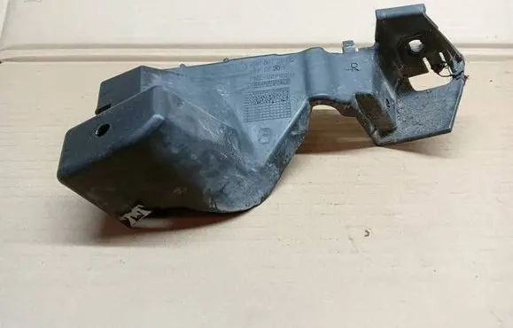 Audi Q5 SQ5 Front bumper mounting bracket 8R0807284C