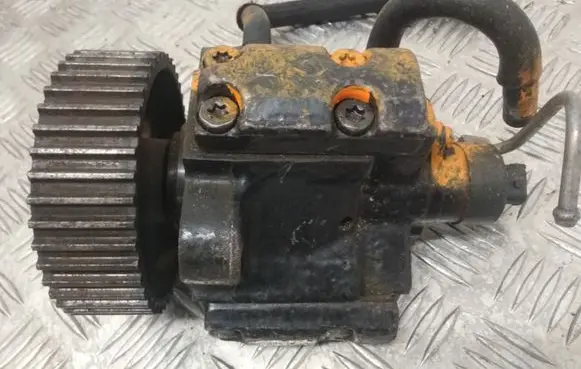 Alfa Romeo 156 Fuel injection high pressure pump 46452570