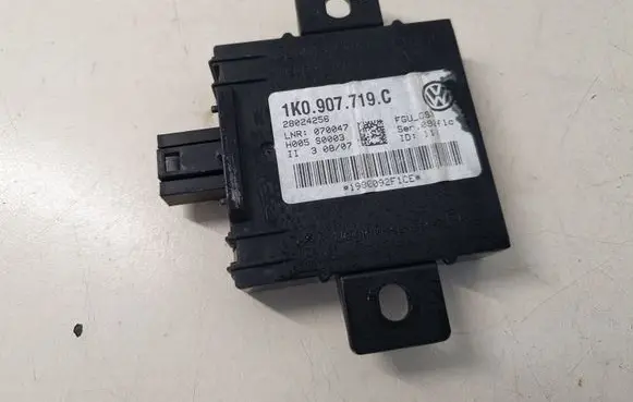 Audi A3 S3 8P Alarm control unit/module 1K0907719C
