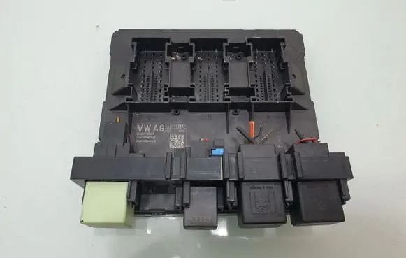 Volkswagen PASSAT B7 Comfort/convenience module 3AA937087C