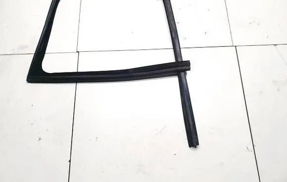 Land Rover Range Rover Evoque L538 Rubber seal front coupe door 1538CC