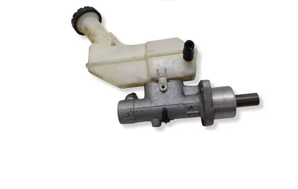 Renault Clio III Master brake cylinder 8200304083