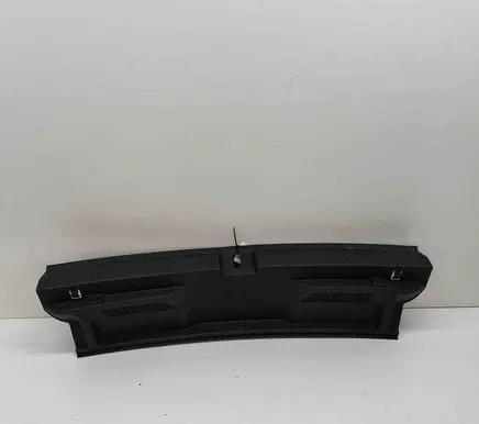 Trunk/boot sill cover protection