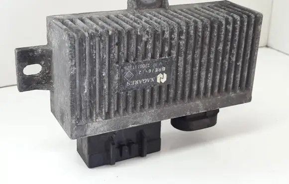 Renault Megane I Glow plug pre-heat relay 7700111525