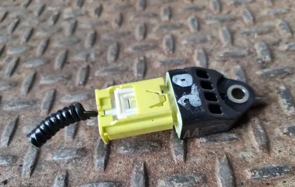 Lexus CT 200H Airbag deployment crash/impact sensor 8983175020