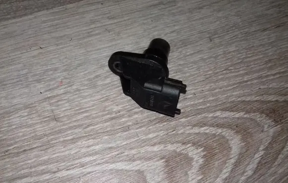 Volvo V70 Camshaft position sensor 8631533