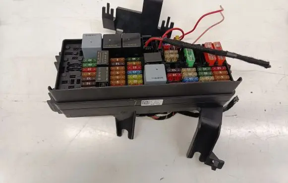Mercedes-Benz R W251 Fuse module A1645400272