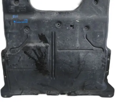 Volkswagen Polo VI Engine splash shield/under tray