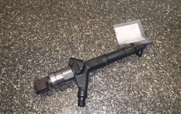 Nissan Primera Fuel injector 16600AU600